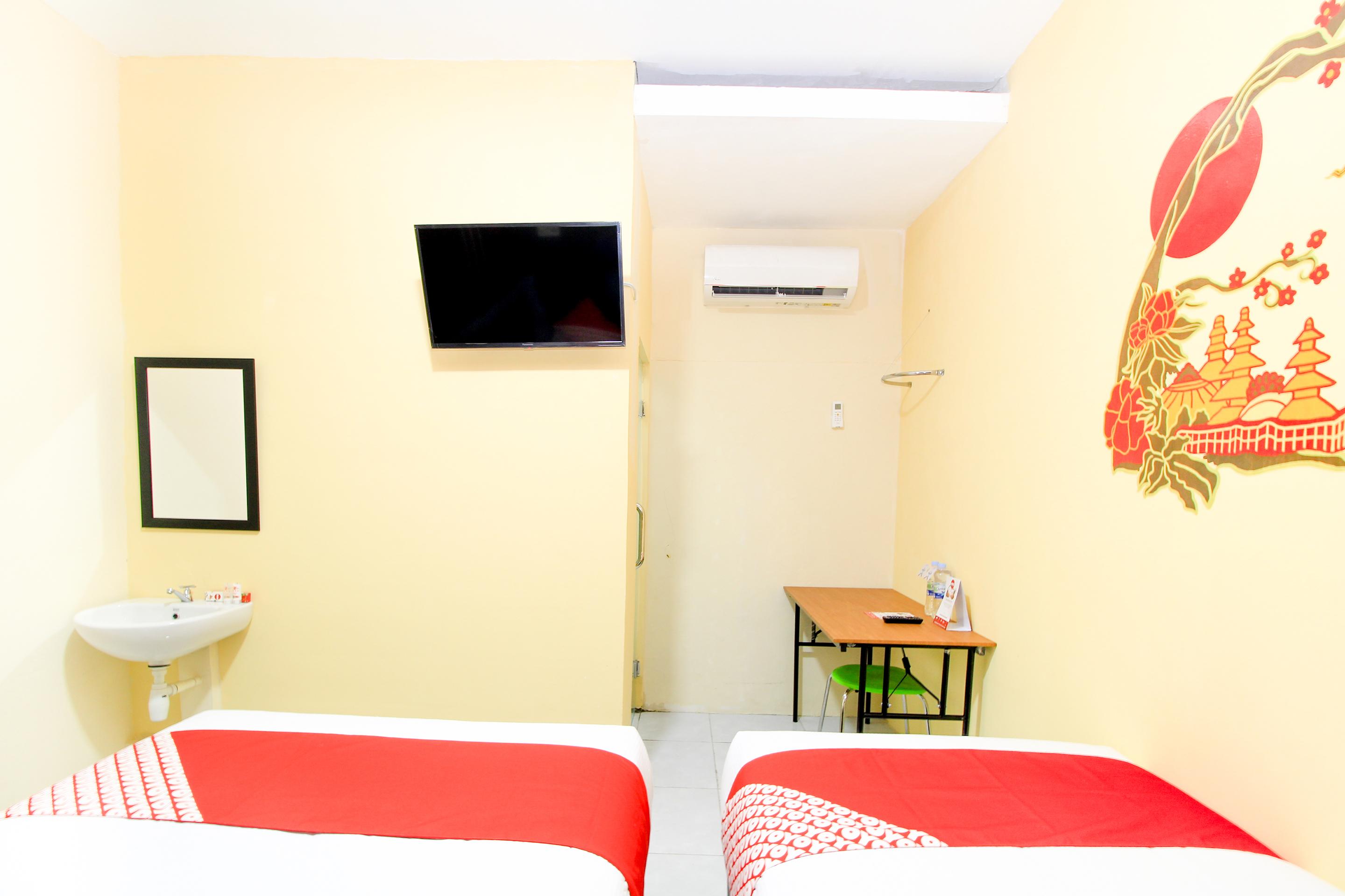 Super Oyo Capital O 217 A1 Hotel Surabaya Exterior photo