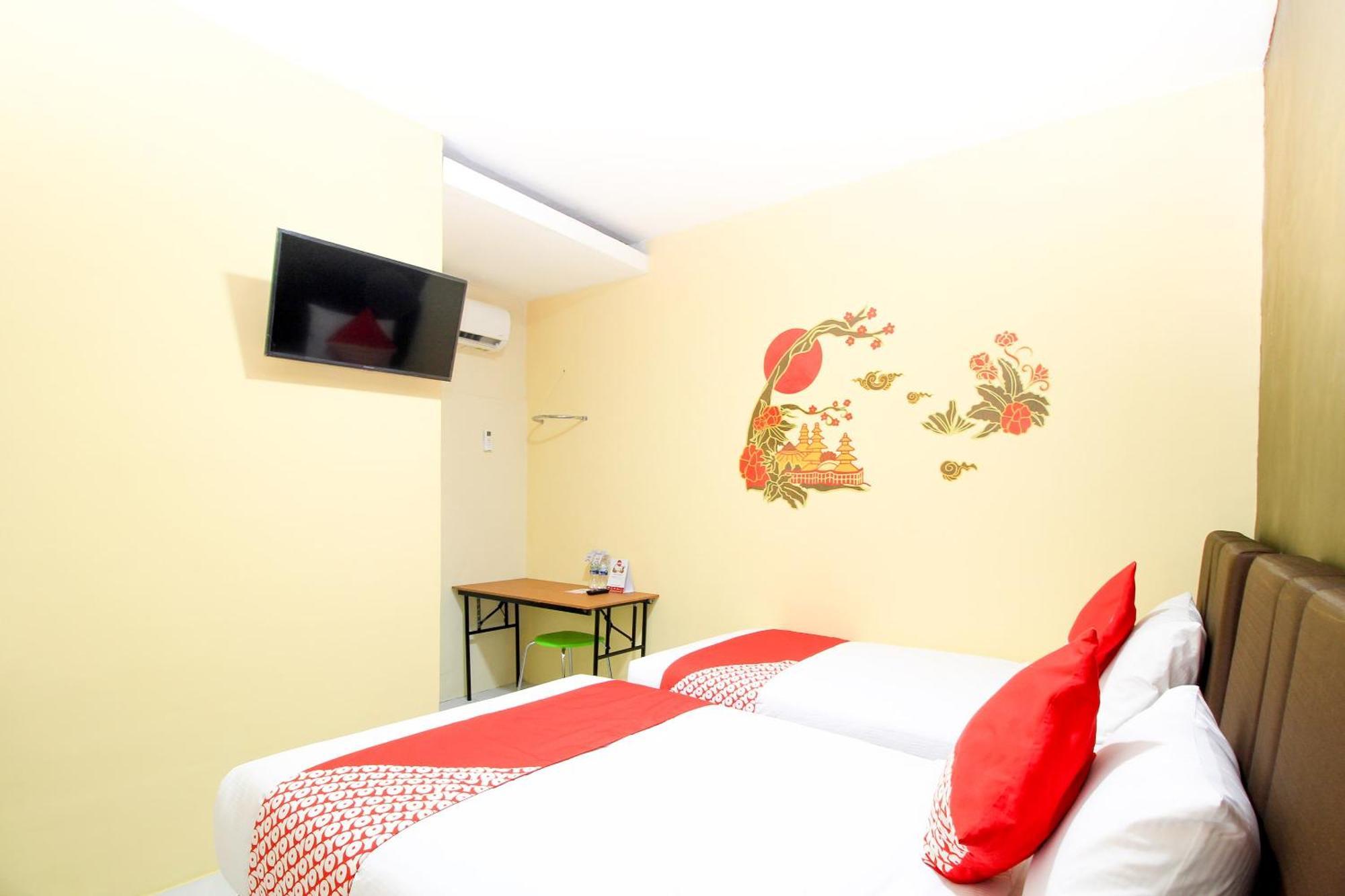 Super Oyo Capital O 217 A1 Hotel Surabaya Exterior photo