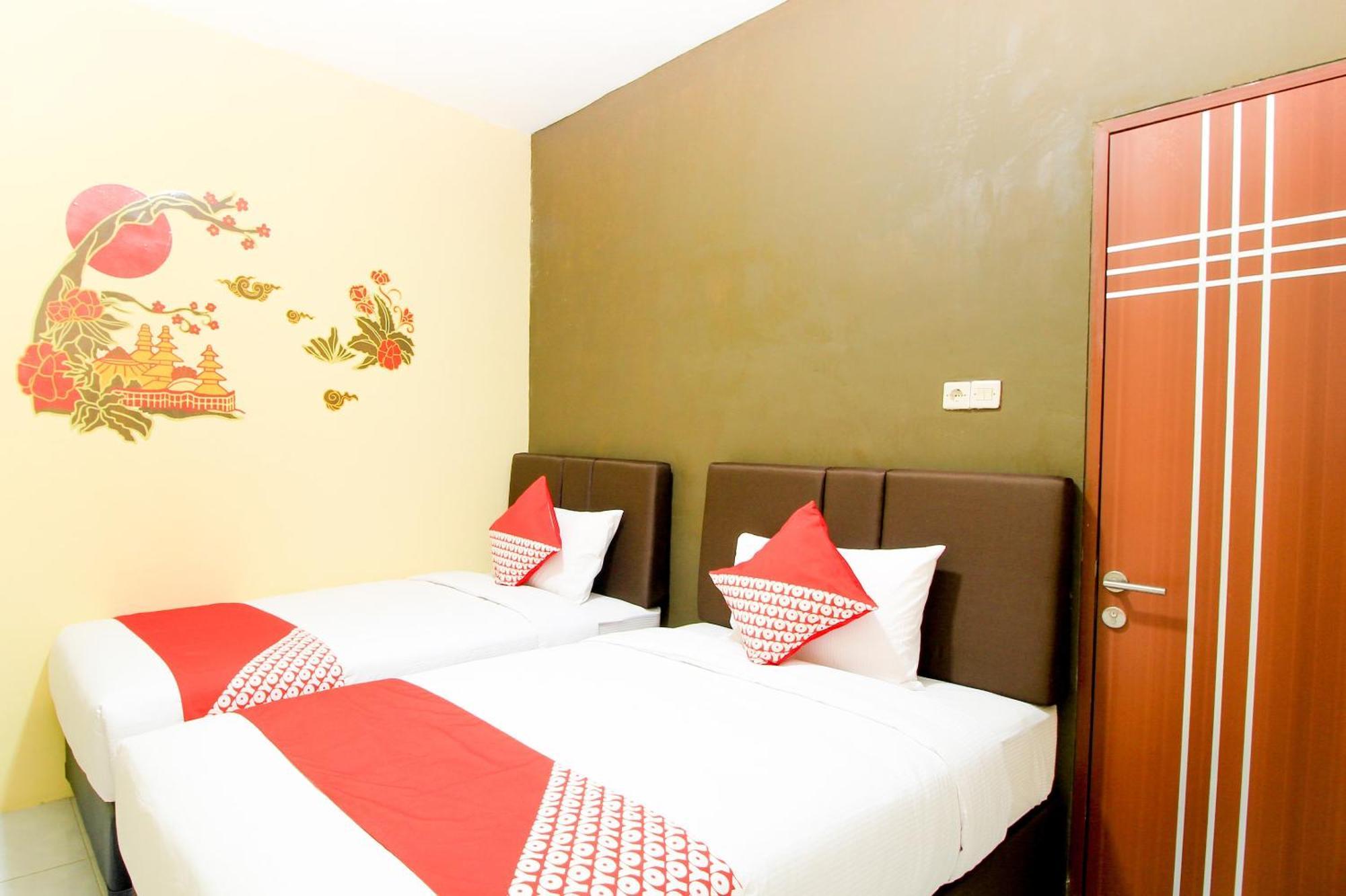 Super Oyo Capital O 217 A1 Hotel Surabaya Exterior photo