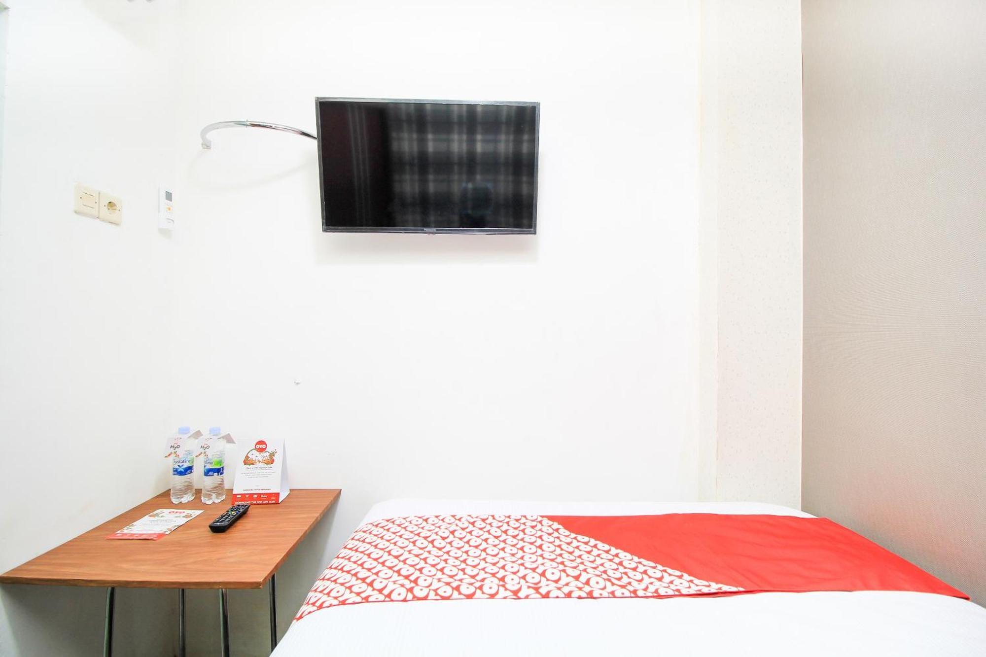 Super Oyo Capital O 217 A1 Hotel Surabaya Exterior photo