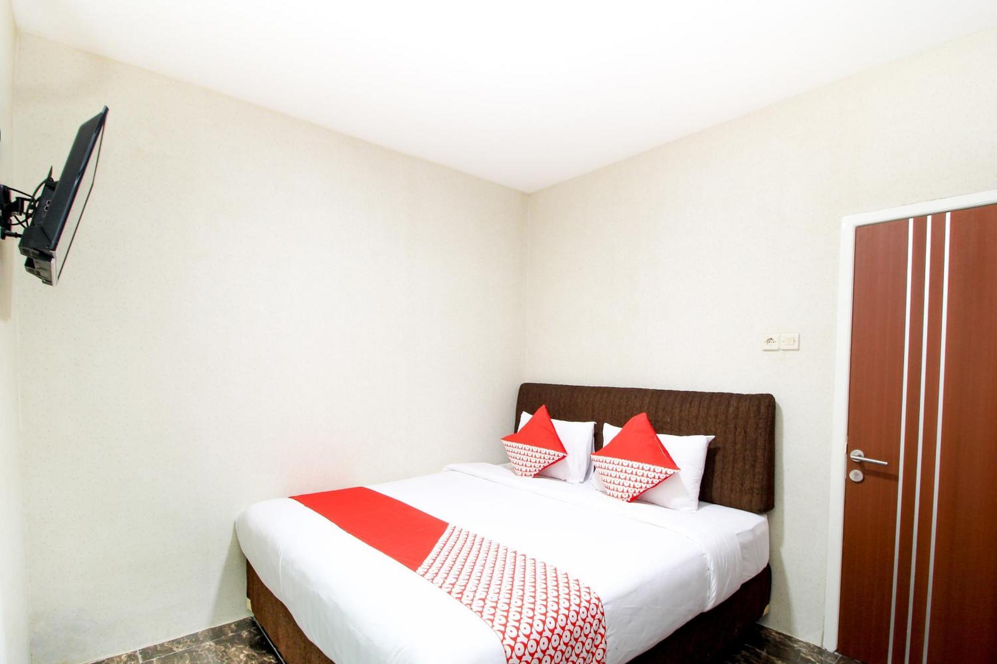 Super Oyo Capital O 217 A1 Hotel Surabaya Exterior photo