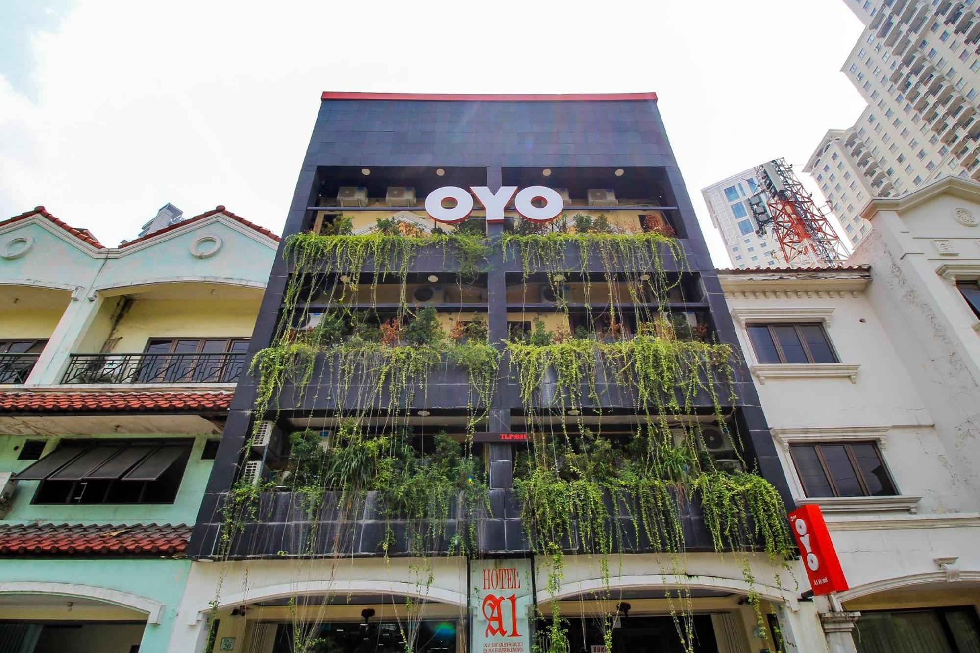 Super Oyo Capital O 217 A1 Hotel Surabaya Exterior photo